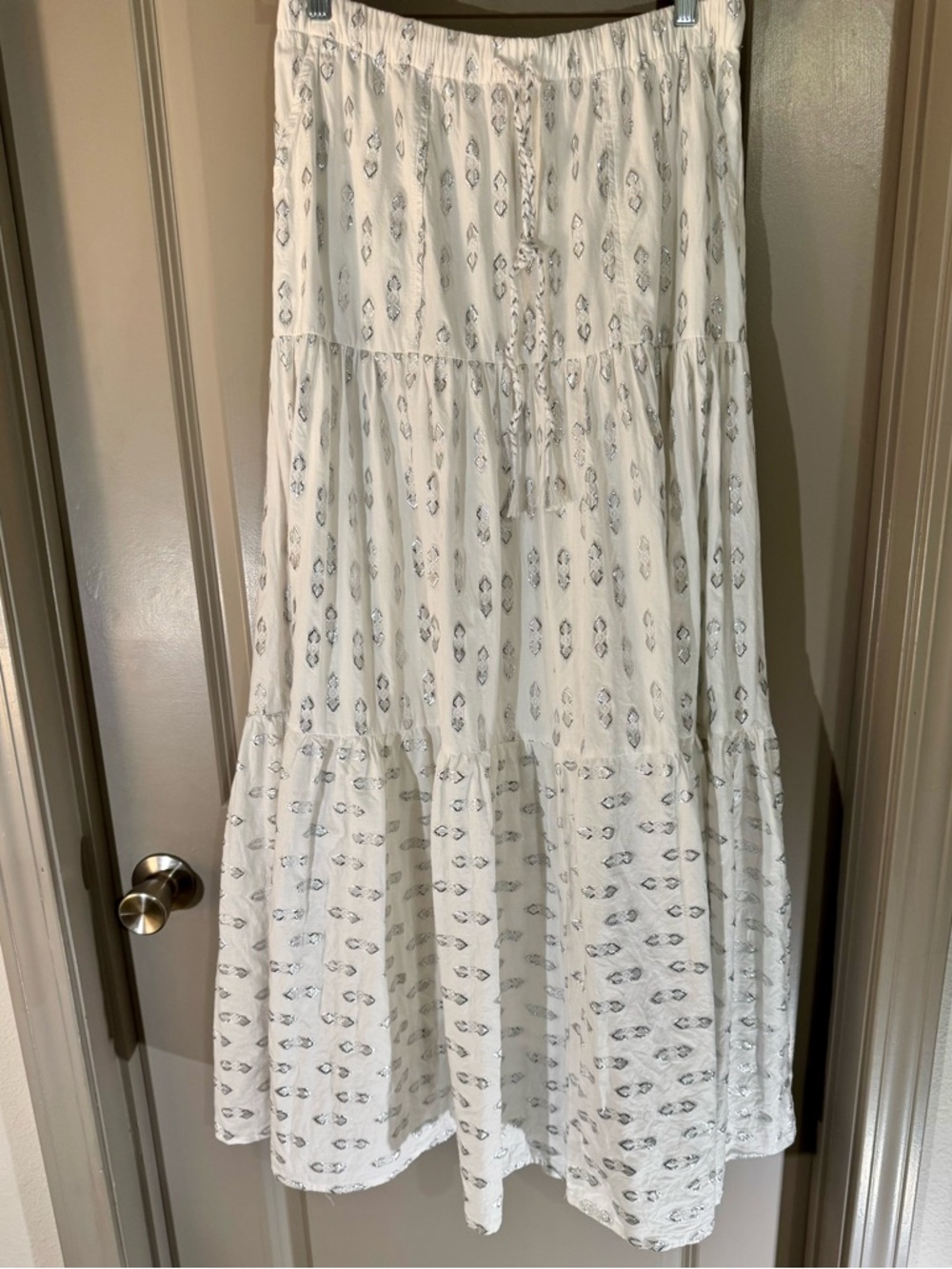 Splendid White Tiered Maxi Skirt with Silver Stitched Print
